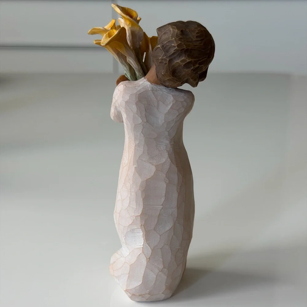 Willow Tree Gratitude Girl With Yellow Calla Lilies Figurine 2022 - Home Decor